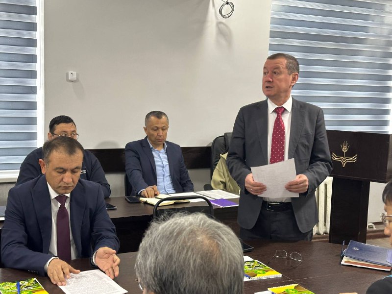 Ayni daqiqalarda Milliy markaz tizimidagi Sholichilik ilmiy-tadqiqot institutida “Sholichilik sohasida yangi zamonaviy agrotexnologiyalarni qo‘llash” mavzusida seminar o‘tkazilmoqda.