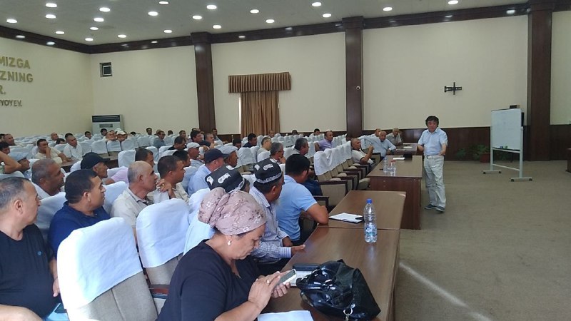 Ayni vaqtda Qishloq xo‘jaligi vaziri o‘rinbosari, Milliy markaz bosh direktori Alisher To‘rayev Qashqadaryo viloyati klaster, fermer va dehqon xo‘jaliklari vakillariga "Ilmiy asoslangan zamonaviy…