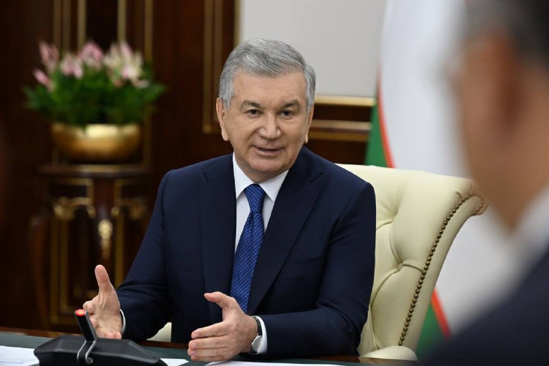 Президент Шавкат Мирзиёев қишлоқ хўжалигида қўшилган қиймат занжирини яратиш чора-тадбирлари бўйича тақдимот билан танишди.