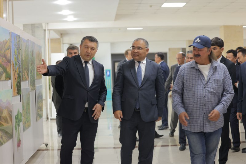Ayni paytda Toshkent davlat agrar universitetida “Butunjahon paxta kuni” munosabati bilan keng ko‘lamli madaniy-ma’rifiy tadbir bo‘lib o‘tmoqda.