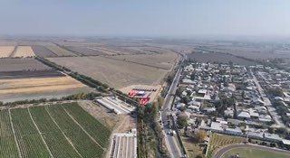 Avval xabar berganimizdek, Toshkent viloyatining Yuqori Chirchiq tumanida “Qishloq xo‘jaligida yuqori texnologiyalar agrotexnoparki maxsus sanoat zonasi” qurilishiga start berilgan edi.