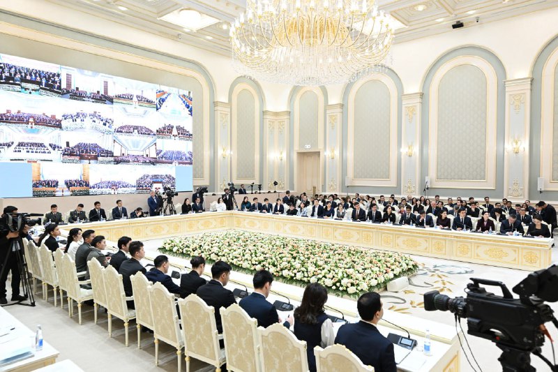 Har yili 600 ming yoshlar mehnat bozoriga kirib kelmoqda, 2030-yilga borib, ular 1 millionga yetadi. Yoshlarga o‘ziga mos ish topishi uchun sharoit yaratish – eng muhim masala ekani qayd etildi.