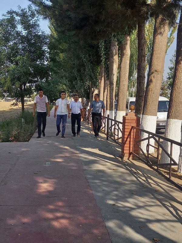 Andijon viloyat Agroxizmatlar markazi xodimlari 22-sentyabr "Avtomobilsiz kun" munosabati bilan o'z ish joylariga piyoda keldilar.