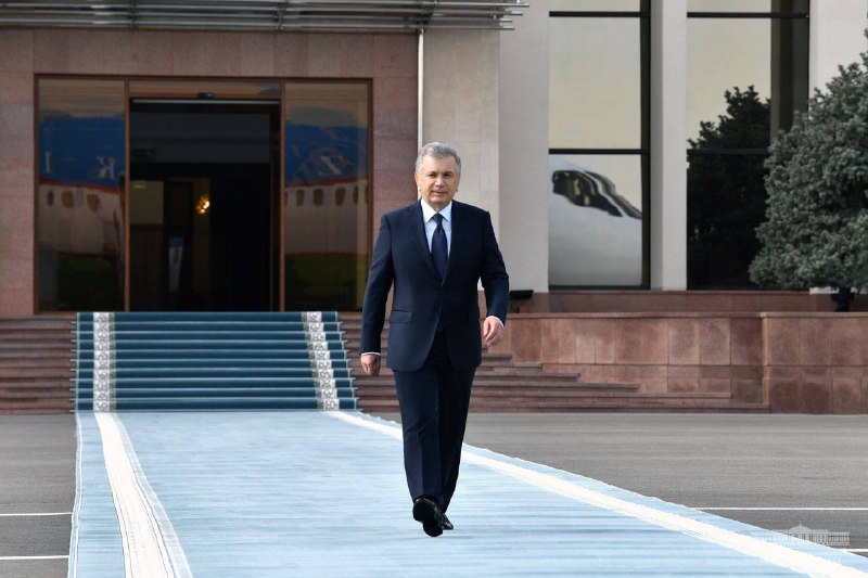 Венгрия томонининг таклифига биноан, Ўзбекистон Республикаси Президенти Шавкат Мирзиёев расмий ташриф билан ушбу мамлакатга жўнаб кетди.—