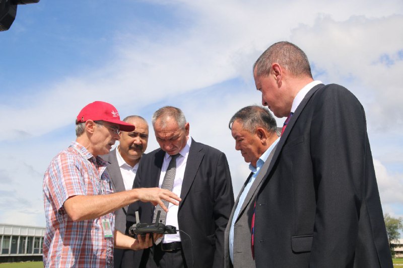 Sholichilik ilmiy-tadqiqot instituti vakillari Filippin davlatidagi Xalqaro sholichilik ilmiy-tadqiqot institutida