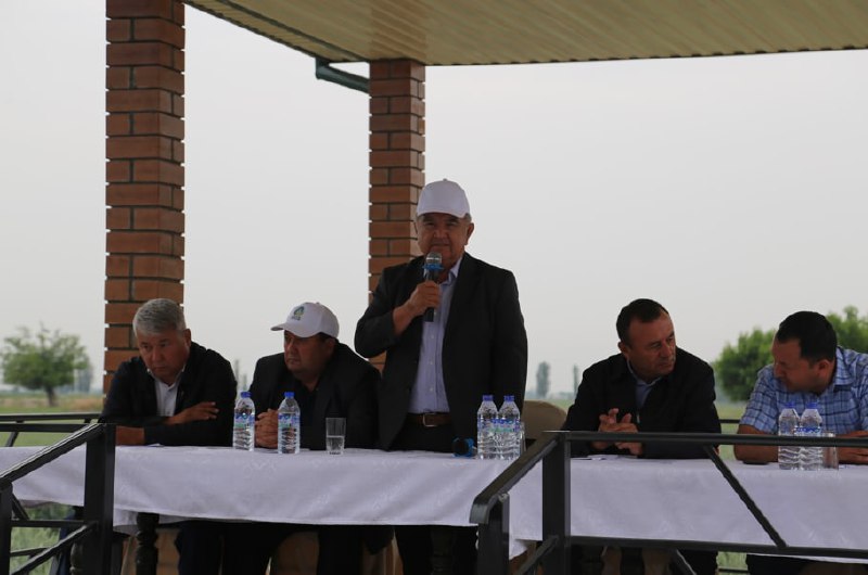 13-may kuni soat 9:00 da Yuqori Chirchiq tumanida joylashgan “Innovatsiya va texnologiyalarni joriy qilish markazi” MCHJ ning urug’chilik g’alla ekilgan maydonlari bilan tanishish hamda 2022-yil…