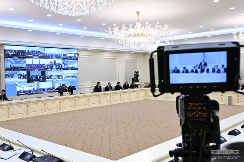 Йиғилишда ота-она меҳрига муҳтож болаларга ғамхўрлик масалалари кўриб чиқилди.