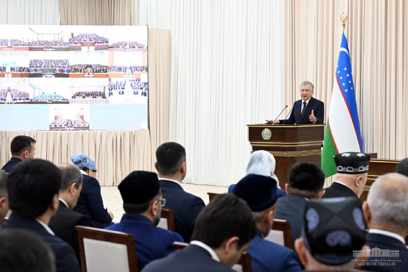 Жойлардаги ва республика даражасидаги раҳбарлар Сайхунободдаги аҳволни яхшилашга эътибор қаратмагани, пастга тушиб ишламагани, фақат йиғилиш ўтказиш билан чеклангани танқид қилинди.