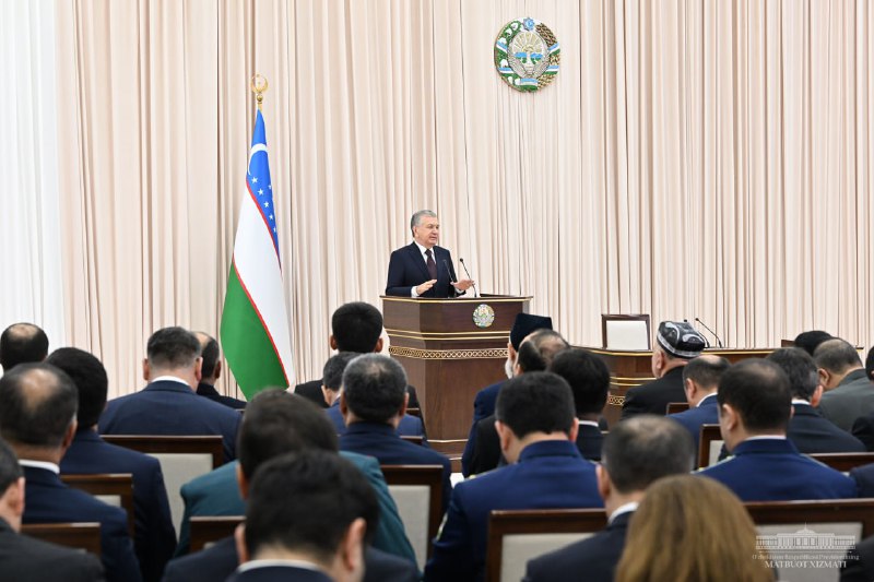 Президент айтилган муаммоларнинг ечимларини белгилаб берди.