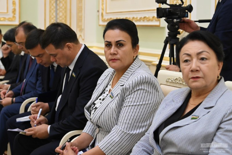 Шу мақсадда, Конституциямизда мамлакатимизда товарлар, хизматлар, ишчи кучи ва молиявий маблағлар эркин ҳаракатланишини, давлат ички ва халқаро савдо ривожланиши учун барча шароитлар яратишини…