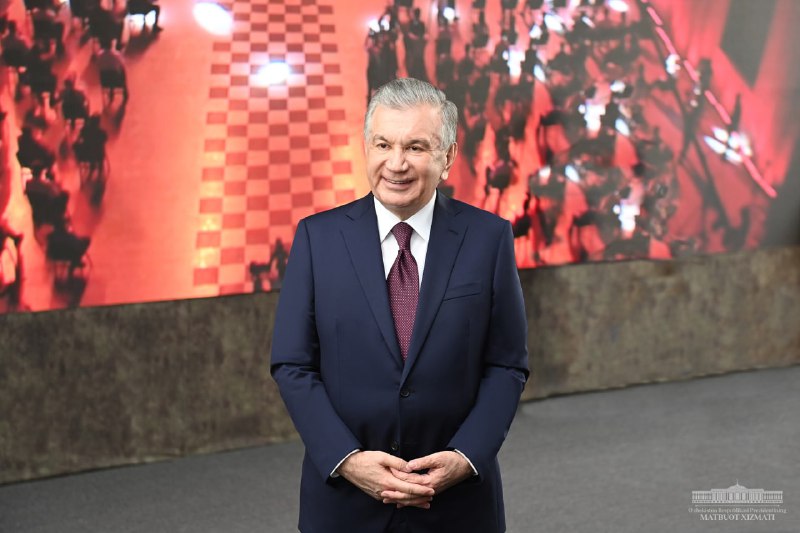 Президент Бешта ташаббус йўналишларига бағишланган павильонлар билан танишди