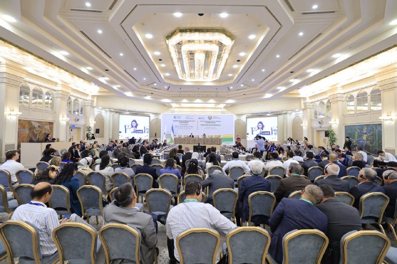 Ayni damda “International Hotel Tashkent” mehmonxonasida Xalqaro paxta bo'yicha Maslahat qo'mitasining 82-yalpi majlisi" o‘z ishini davom ettirmoqda.