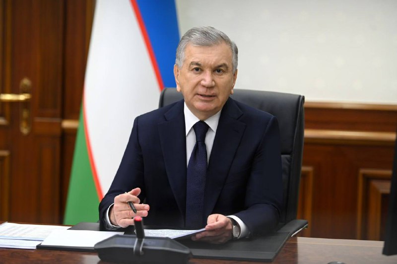 Президент Шавкат Мирзиёев томорқада ва ижарага берилган экин ерларида даромадли маҳсулот етиштиришнинг янги тизими бўйича йиғилиш ўтказди.