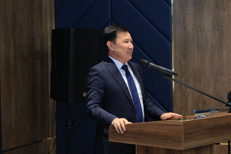 Ayni vaqtda Toshkent shahridagi Shamsan mehmonxonasida “OLIMA XOTIN-QIZLARNING QISHLOQ XO‘JALIGI FANI TARAQQIYOTIDAGI O‘RNI” mavzusida Xalqaro ilmiy-amaliy konferensiya bo'lib o'tmoqda.